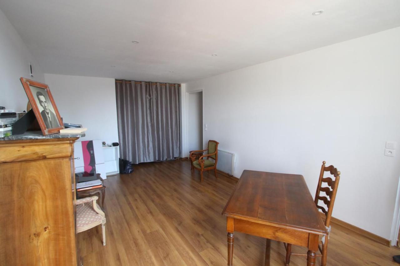 Super Appartement Avec Belle Luminosite En Plein Centre Ville De Sisteron Luaran gambar
